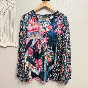 Tolani Women's Top Sz L Collection Eyelet Printed Blouse Black A397696 floral